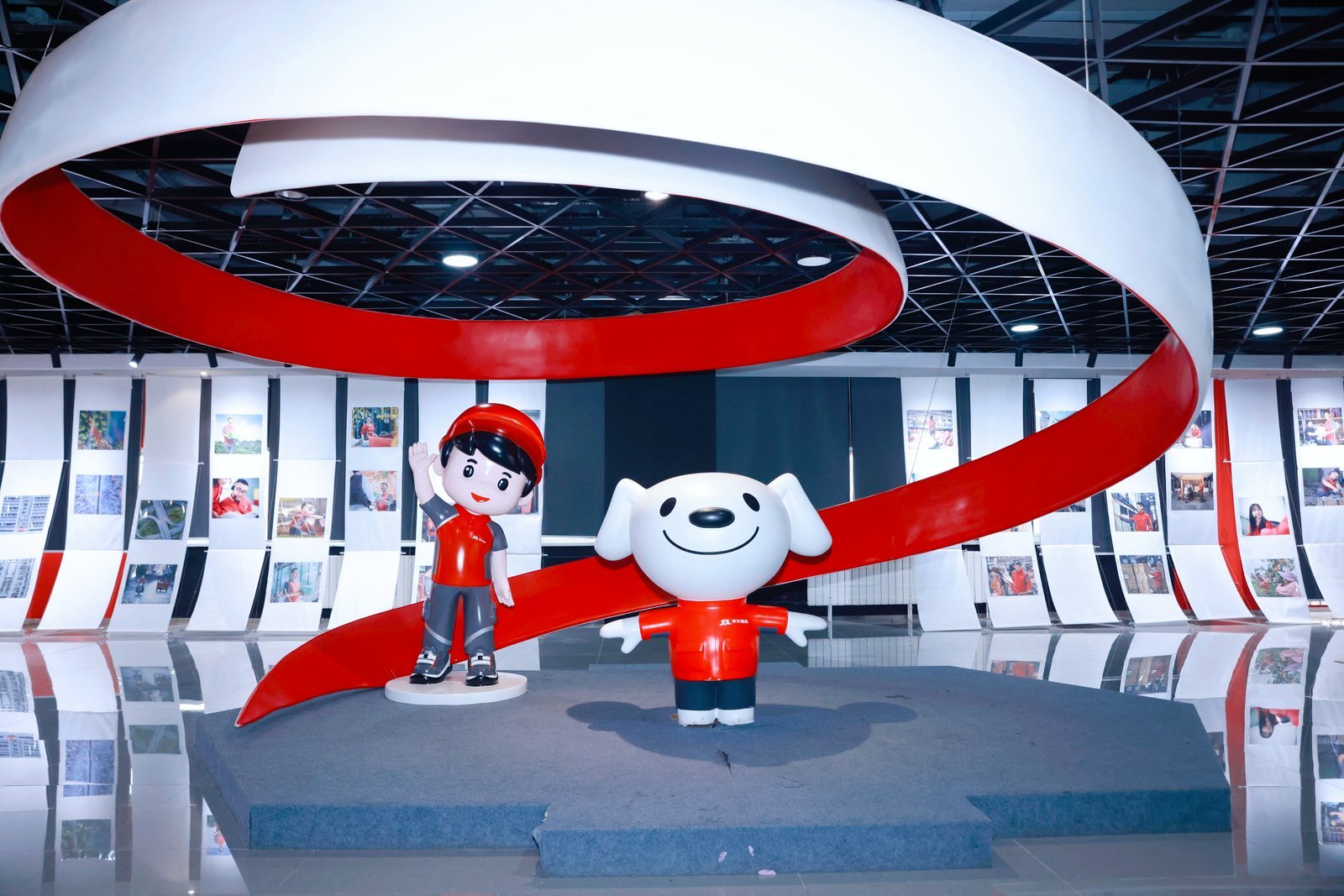 Inside the Beijing Asia No.1 smart logistics park in Daxing